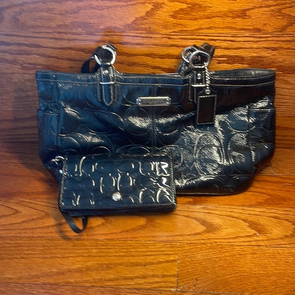 Coach Handbags - Coach black patent leather handbag with wallet